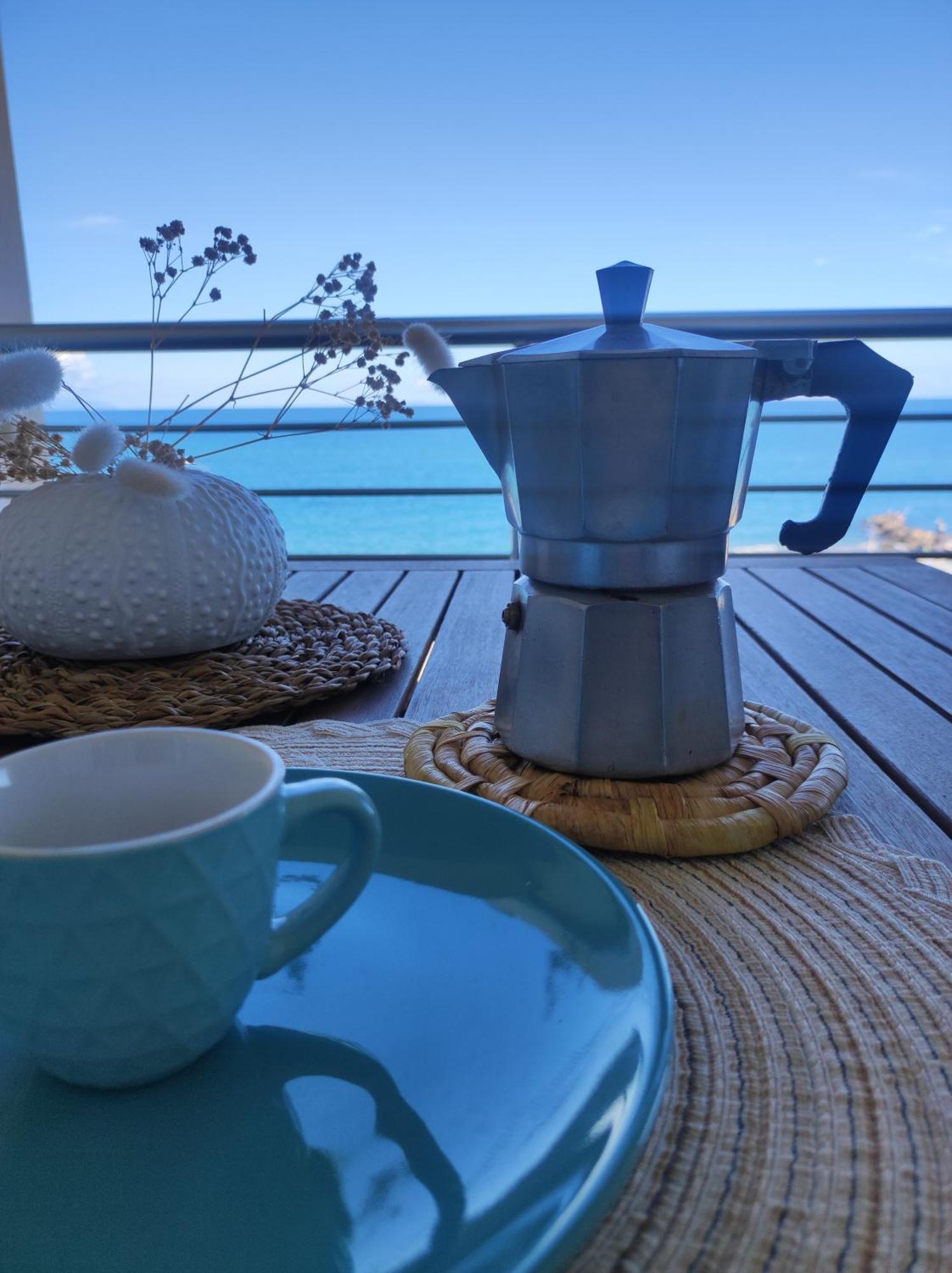 Appartamenti Vacanze Villa Meo Villafranca Tirrena Bagian luar foto