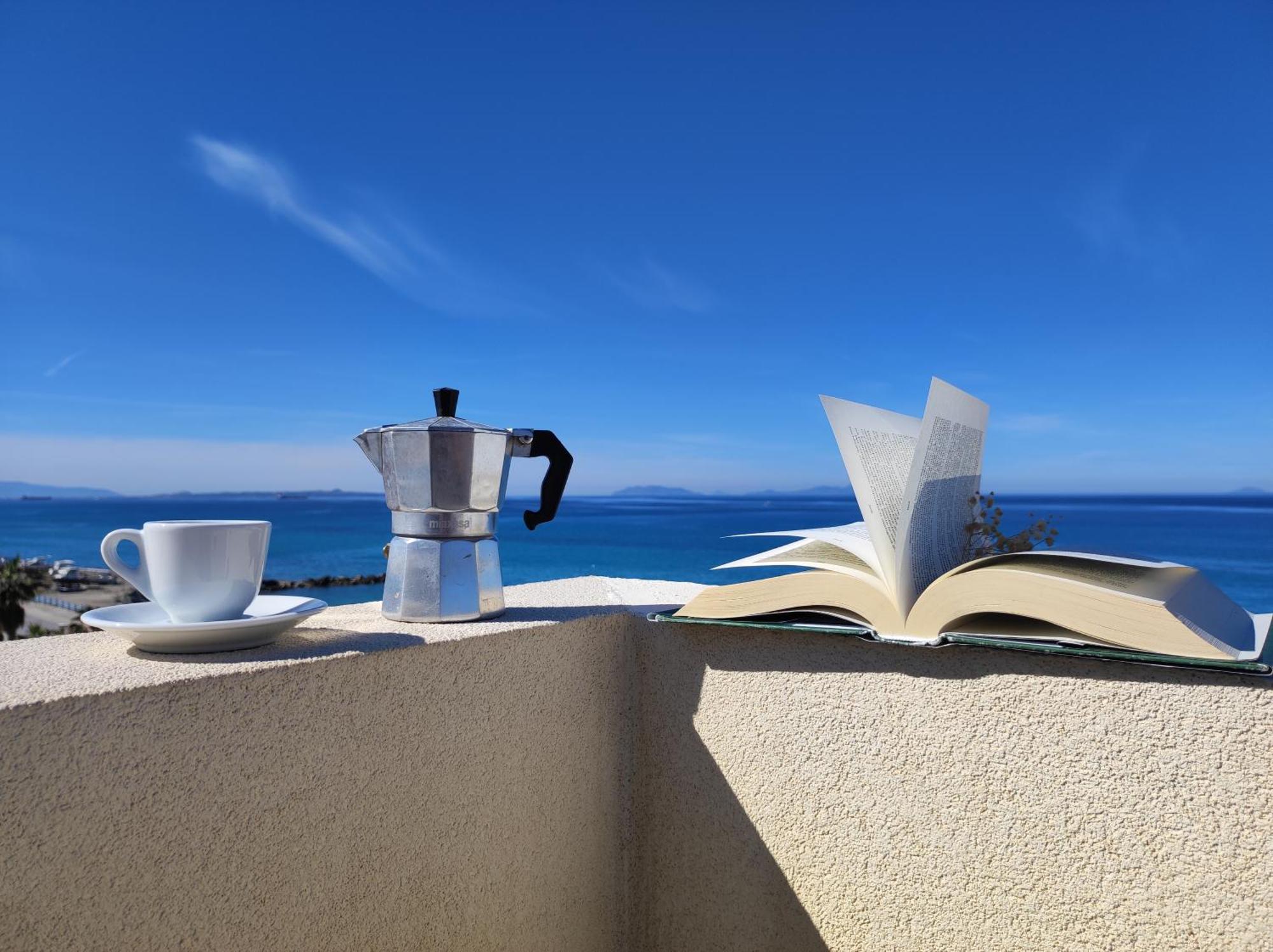 Appartamenti Vacanze Villa Meo Villafranca Tirrena Bagian luar foto