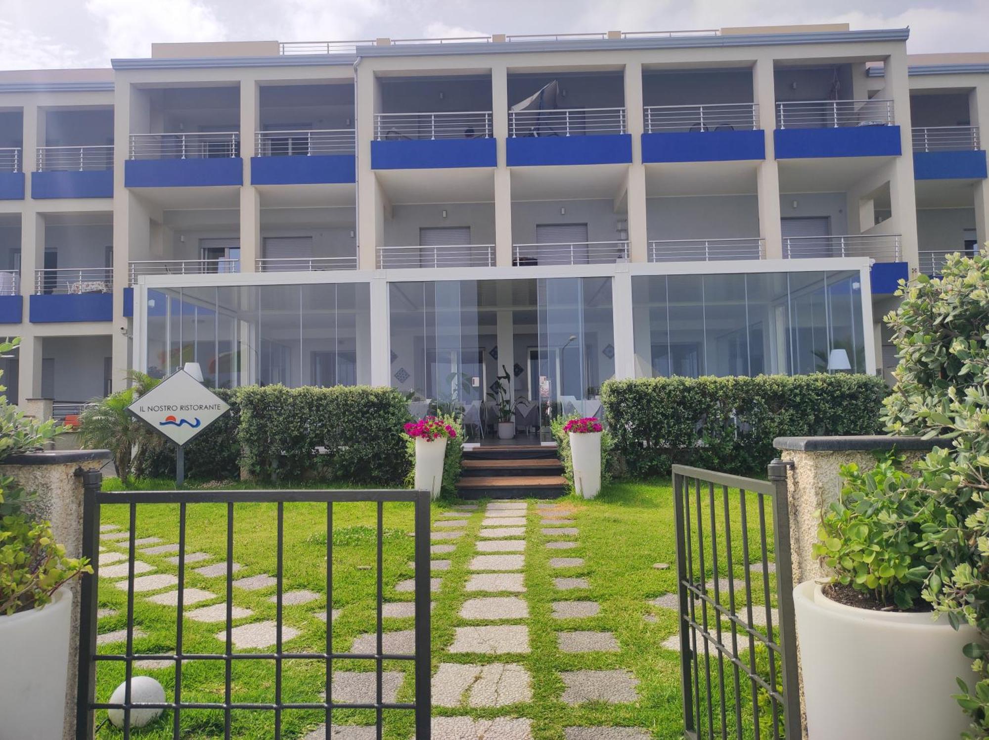 Appartamenti Vacanze Villa Meo Villafranca Tirrena Bagian luar foto
