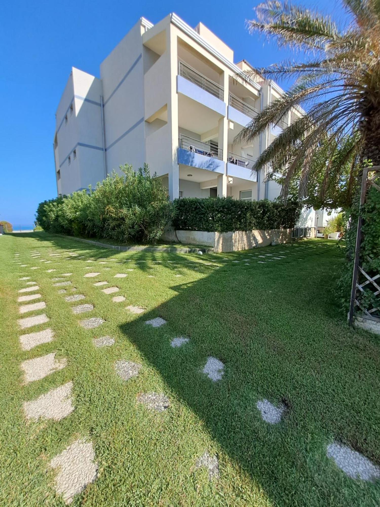 Appartamenti Vacanze Villa Meo Villafranca Tirrena Bagian luar foto