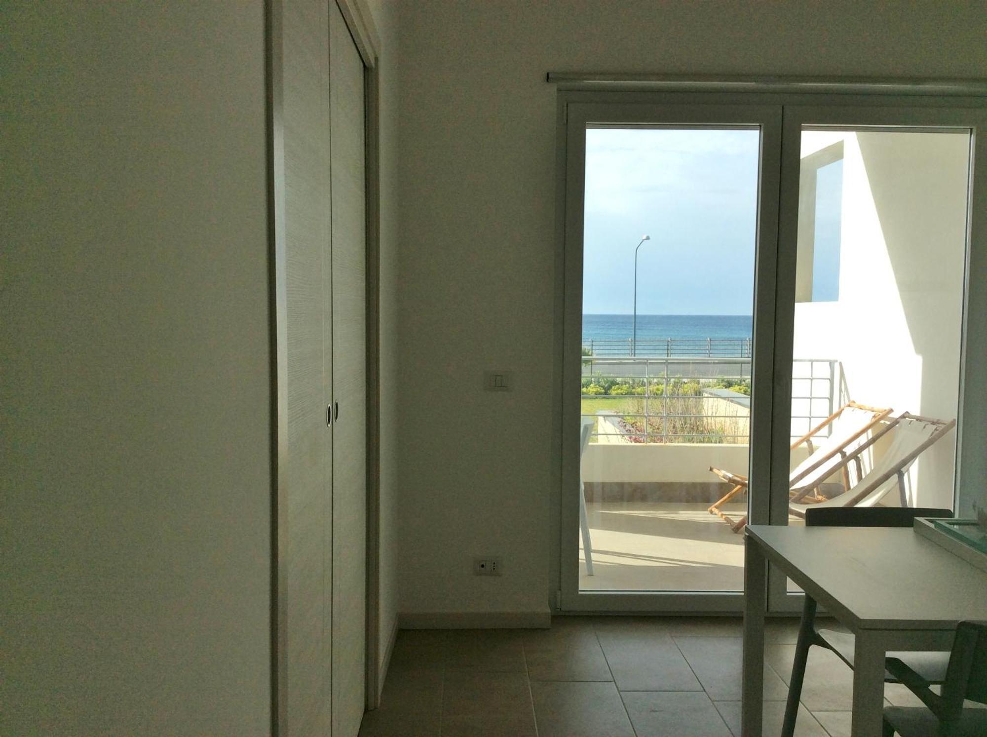 Appartamenti Vacanze Villa Meo Villafranca Tirrena Bagian luar foto