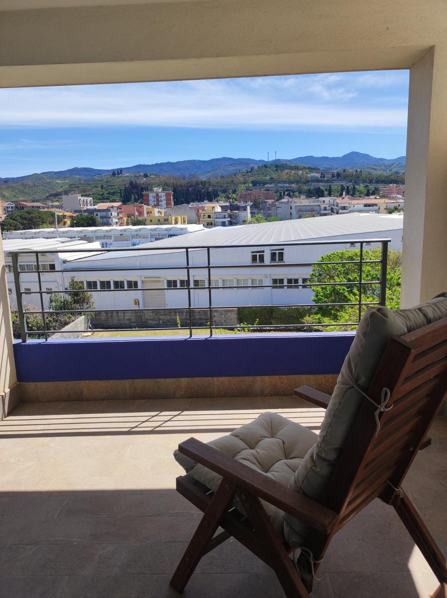 Appartamenti Vacanze Villa Meo Villafranca Tirrena Ruang foto