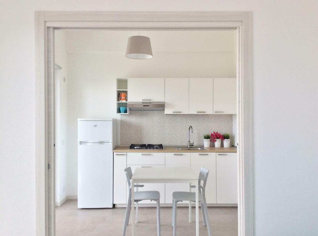 Appartamenti Vacanze Villa Meo Villafranca Tirrena Bagian luar foto