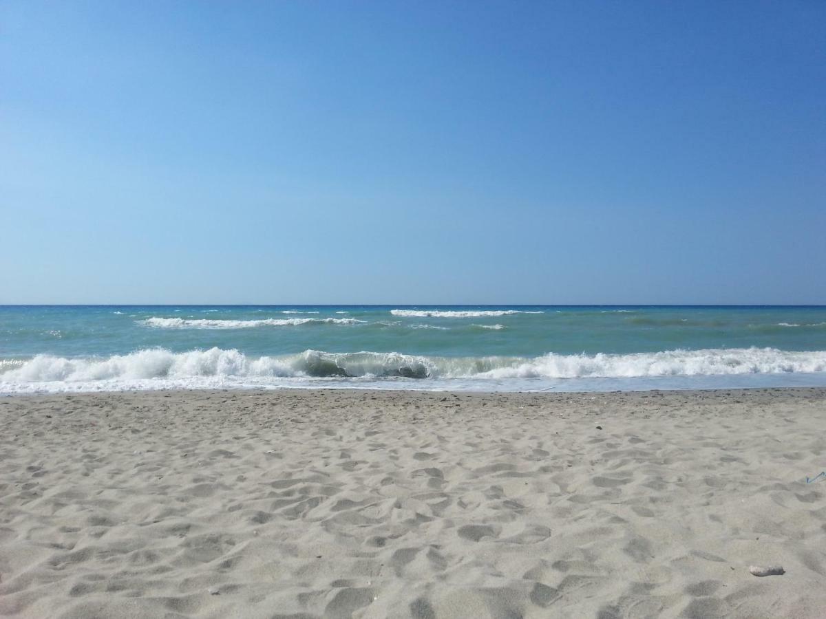 Appartamenti Vacanze Villa Meo Villafranca Tirrena Bagian luar foto