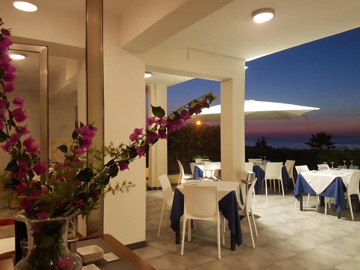 Appartamenti Vacanze Villa Meo Villafranca Tirrena Bagian luar foto